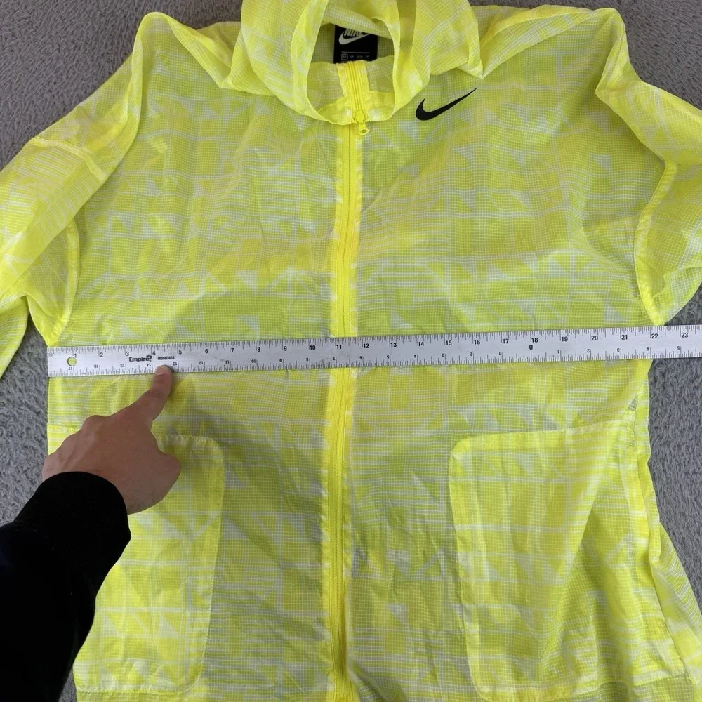 Nike Sportswear Indio Woven Jacket‎ in Lemon Venom/Black Womens Xs Lightweight